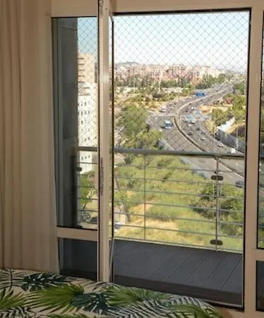 Luxury Laranjeiras * ליסבון