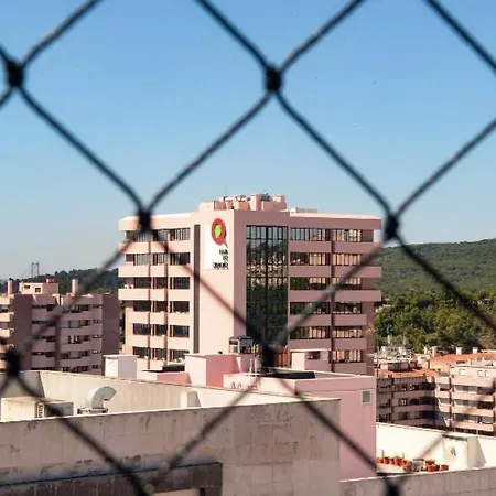 Luxury Laranjeiras ליסבון
